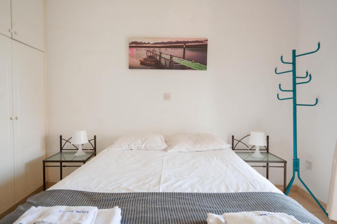 Resitour - Regina Gardens Apartment Paphos ภายนอก รูปภาพ