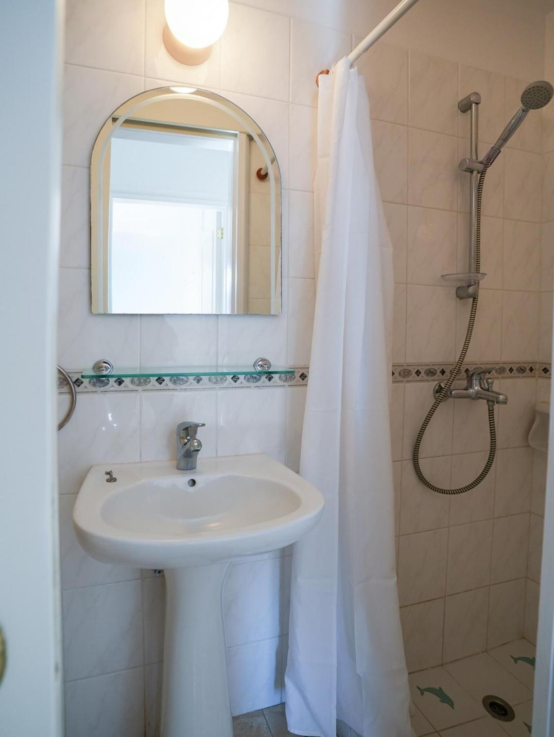 Resitour - Regina Gardens Apartment Paphos ภายนอก รูปภาพ
