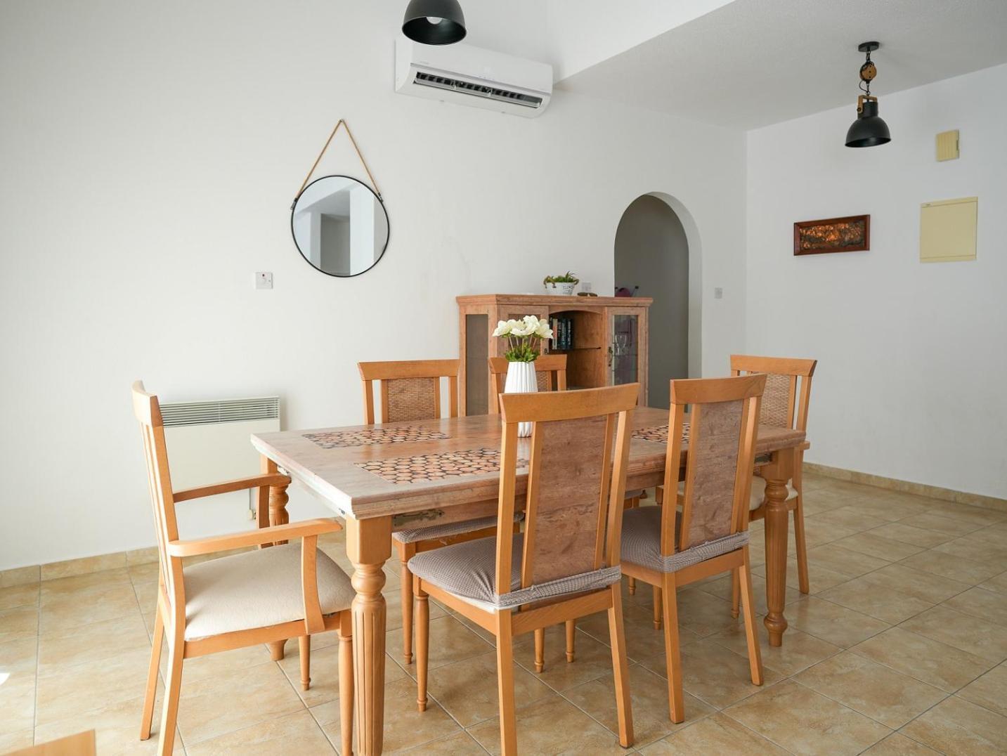 Resitour - Regina Gardens Apartment Paphos ภายนอก รูปภาพ