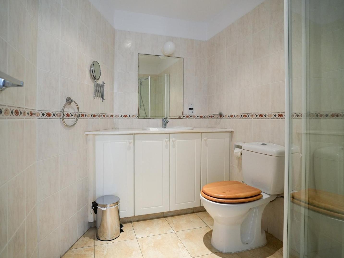 Resitour - Regina Gardens Apartment Paphos ภายนอก รูปภาพ