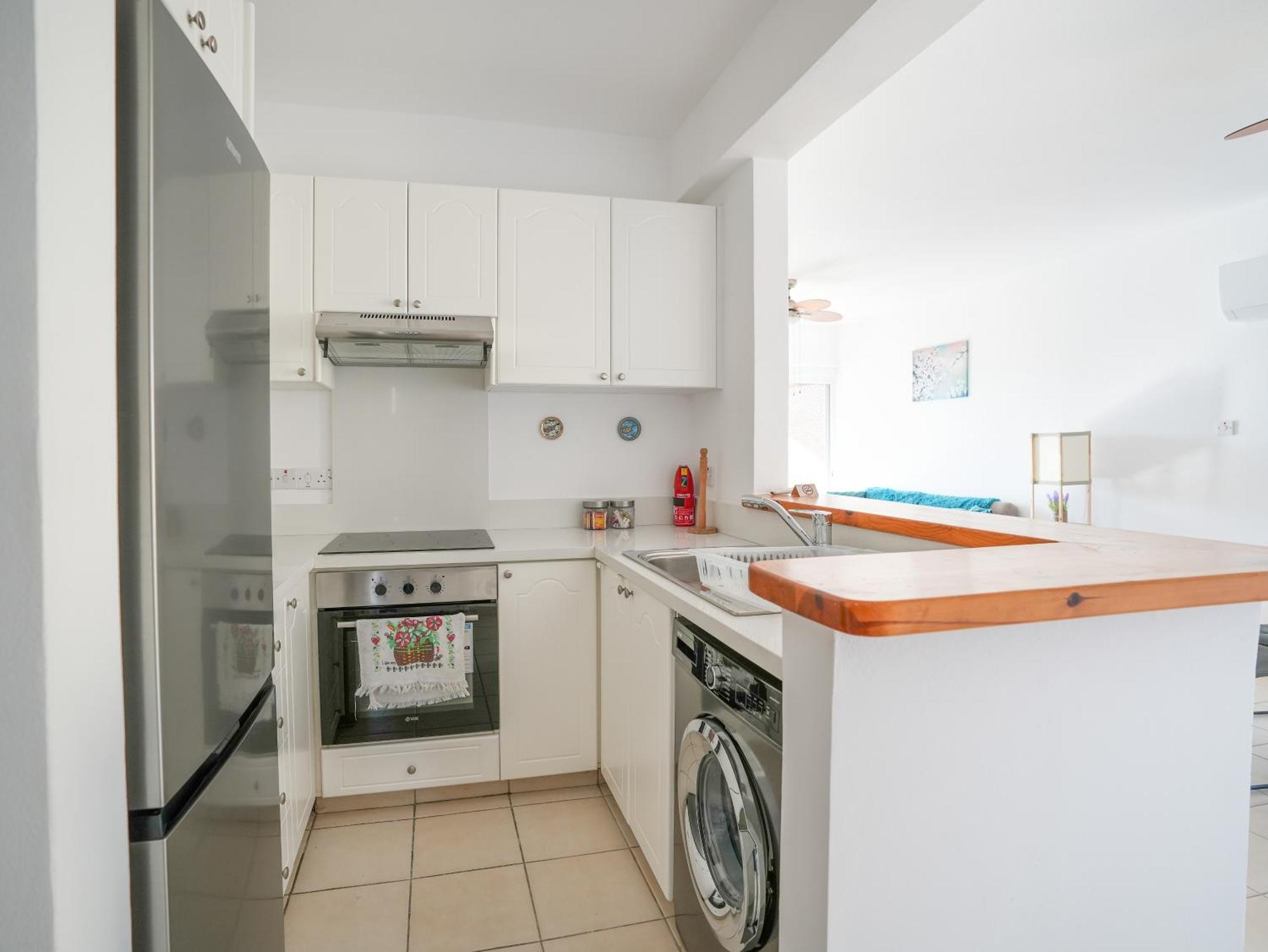 Resitour - Regina Gardens Apartment Paphos ภายนอก รูปภาพ